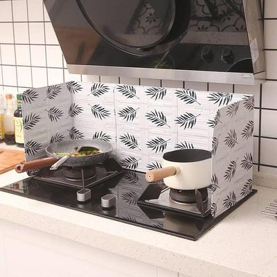 Cartoon high temperature resistant heat insulation oil baffl