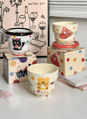 Cute cartoon hand-pinched coffee cup with cat and bear desig
