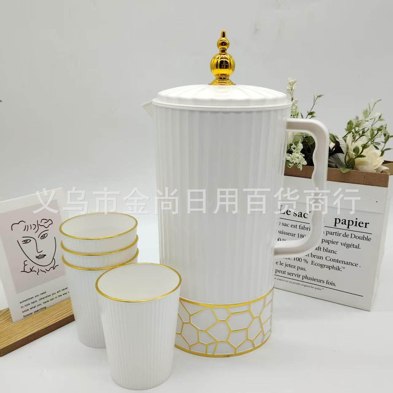 New High-Quality Plastic Cold Water Pitcher, Large Capacity,