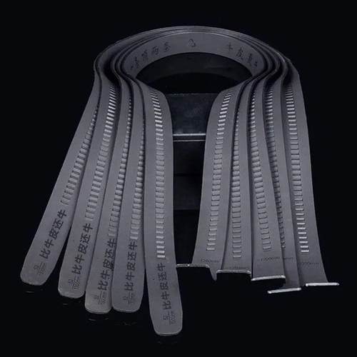 A durable, new-style men's automatic buckle belt that's even