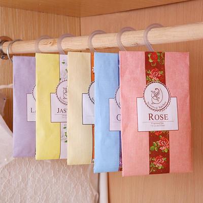这里将该中文产品描述翻译成英文:Wardrobe Scent Sachets for Ho