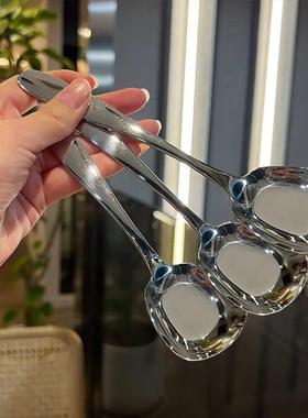 High-quality stainless steel spoons, perfect for meals, dess