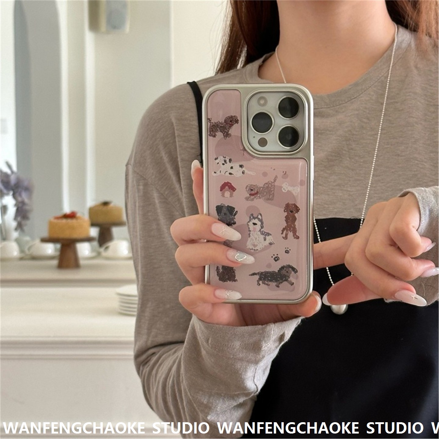 电镀银边涂鸦线条小狗适用