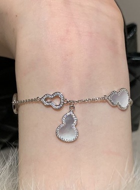 小红书爆款白月光白贝母葫芦手链2025新年福禄红玛瑙小葫芦手饰品