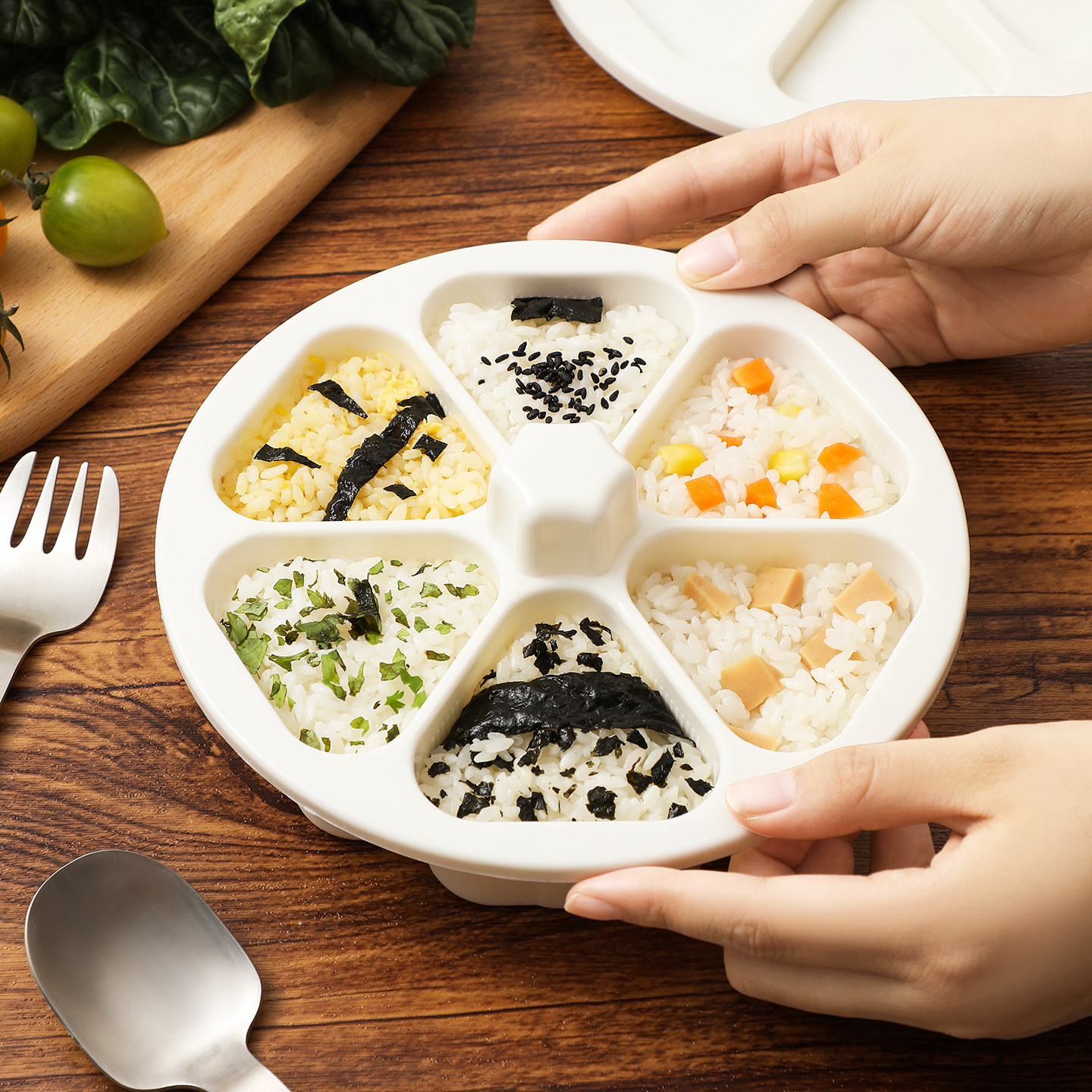 日本三角饭团模具宝宝吃饭神器食品级安全儿童便当海苔寿司工具