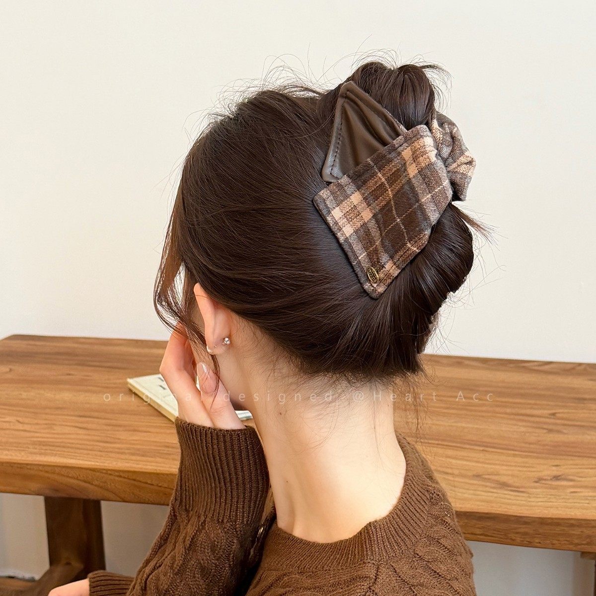 棕色格纹三角抓夹女2025新款后脑勺盘发大号鲨鱼夹高级感气质发夹,饰品/流行首饰/时尚饰品新,民族风发饰,淘宝优惠券,粉丝福利购,淘宝优惠卷