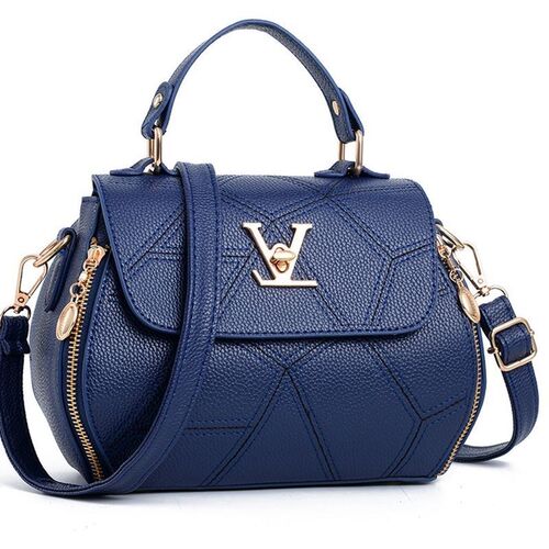 2024 Famose Womens Luxury Leathe Handbags Shell thread Bags