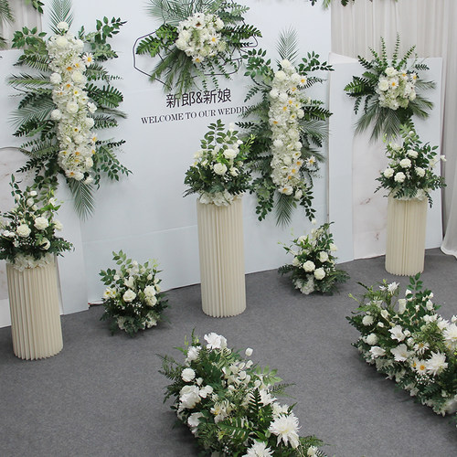 婚礼现场t台布置成品花艺