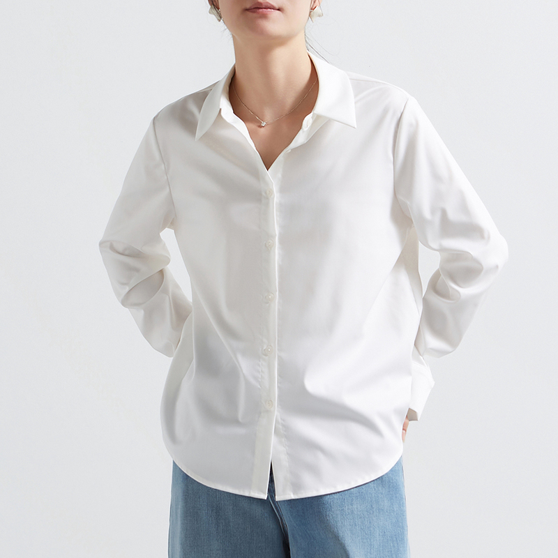 白色衬衫女秋季内搭职场通勤穿搭