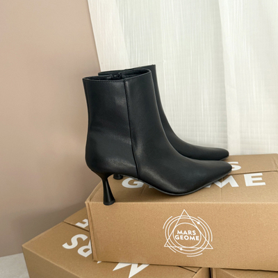 细跟短靴女黑色侧拉链及踝靴