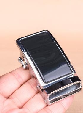 玉石匠新疆和田玉青玉墨玉腰带扣头时尚男款金镶玉皮带扣随机发货