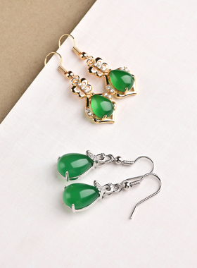 玉石匠冰种玉髓水滴耳钉 古法金镶嵌祖母绿色耳坠 翡翠色耳环