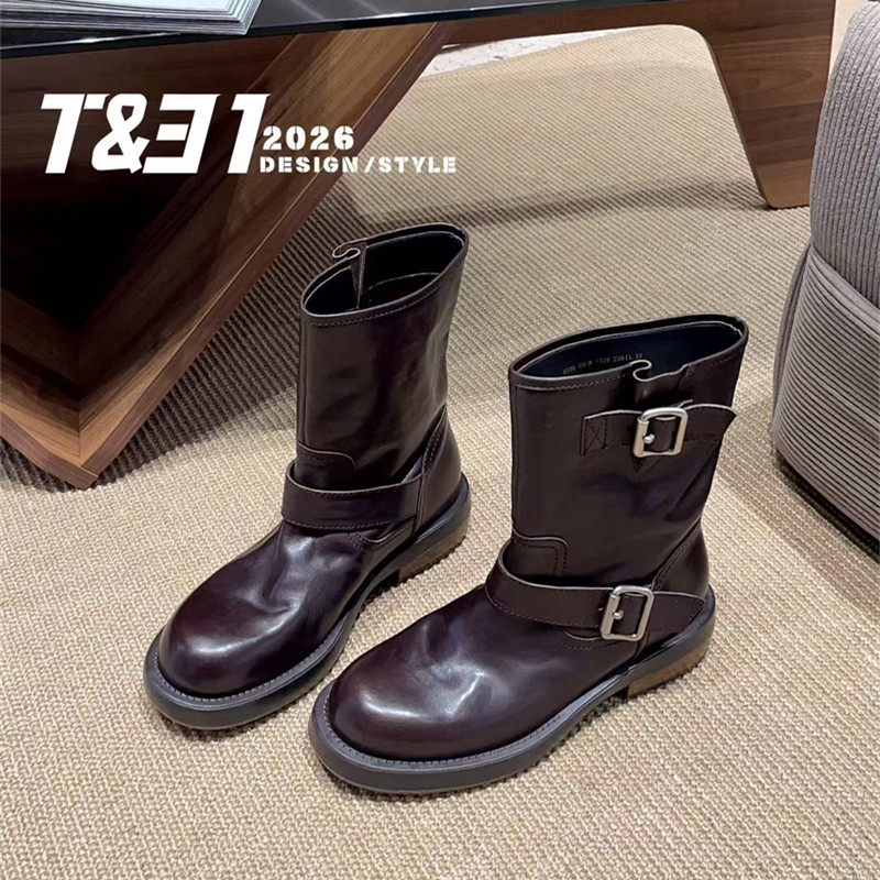 T31女鞋2026秋季新款真皮时装靴双卡扣欧美范中筒套筒短靴一脚蹬