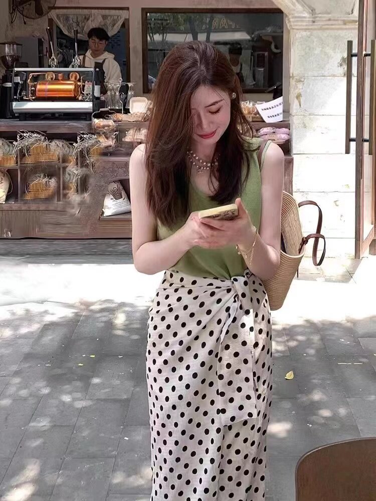 多巴胺薄荷绿色无袖针织背心吊带女夏季新款百搭波点半身裙两件套