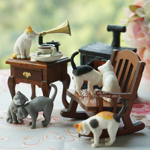 正版可爱风依偎撒娇扭蛋装饰摆件