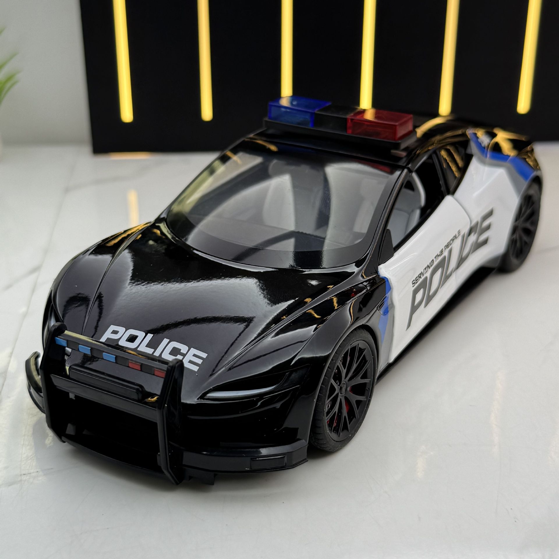 124特斯拉ModelY美式警车模型
