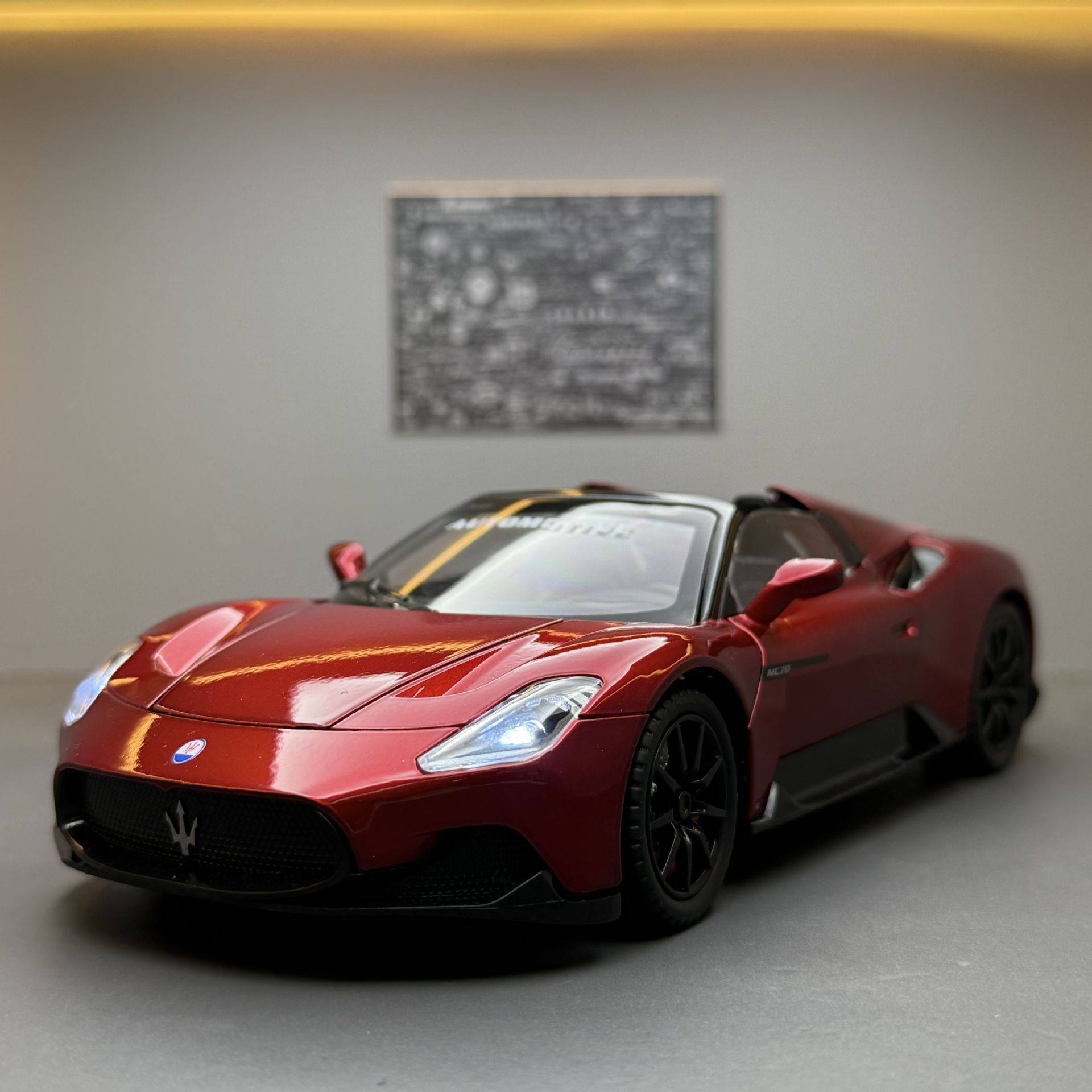 124玛莎MC20敞篷跑车合金车模