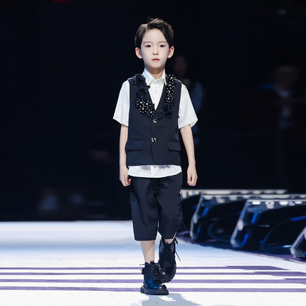 儿童西装马甲套装2025新款男童走秀潮服高端主持人服装舞台表演服