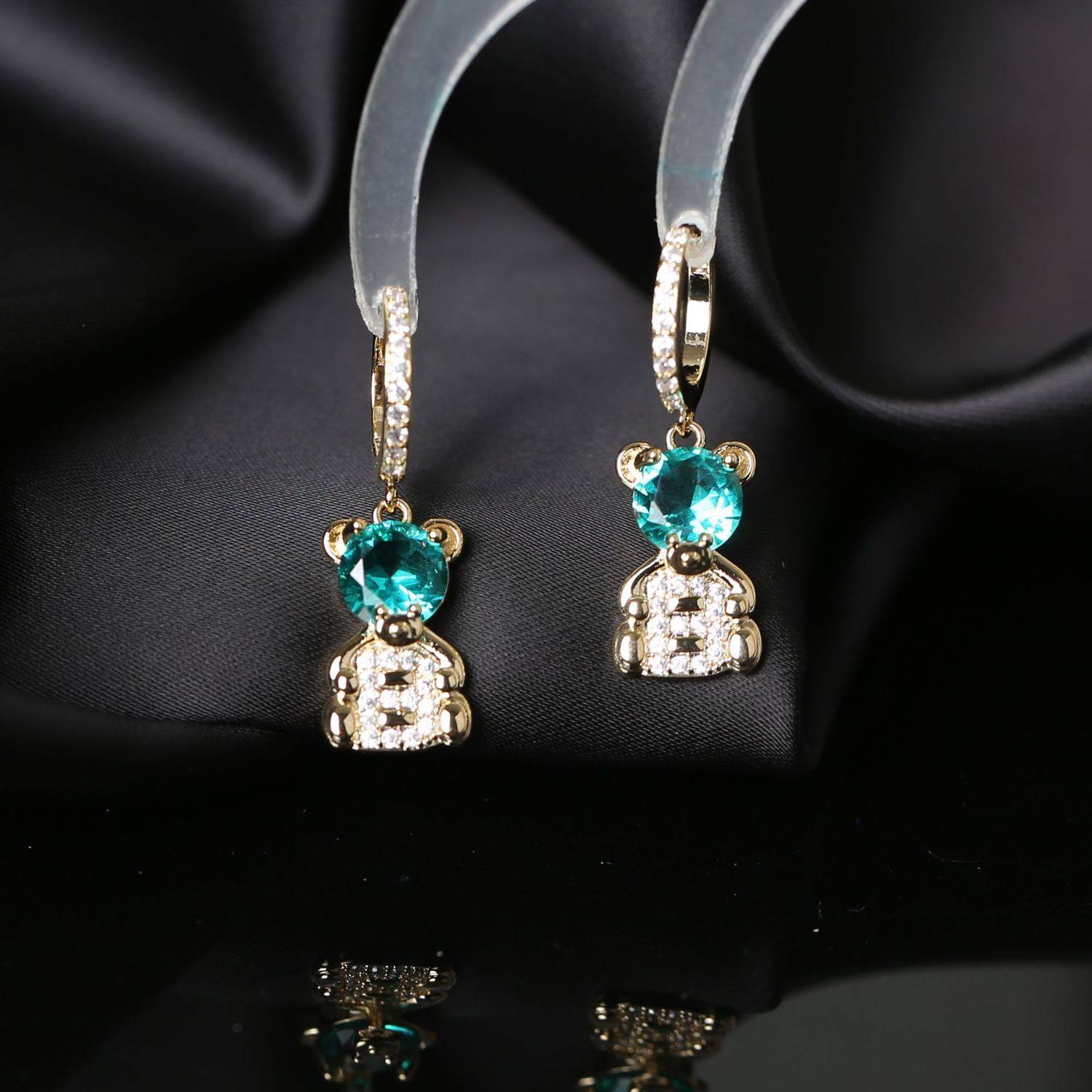 2025款爱心小熊造型设计轻奢耳环女感新款潮粉钻满锆石银耳钉耳饰,饰品/流行首饰/时尚饰品新,耳钉,淘宝优惠券,粉丝福利购,淘宝优惠卷