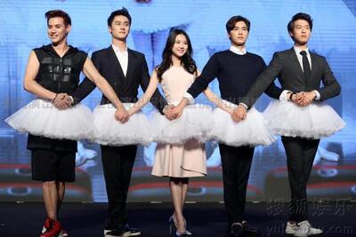 成人男半身蓬蓬裙芭蕾舞裙天鹅舞舞蹈裙伴郎一片式魔术贴粘贴短裙