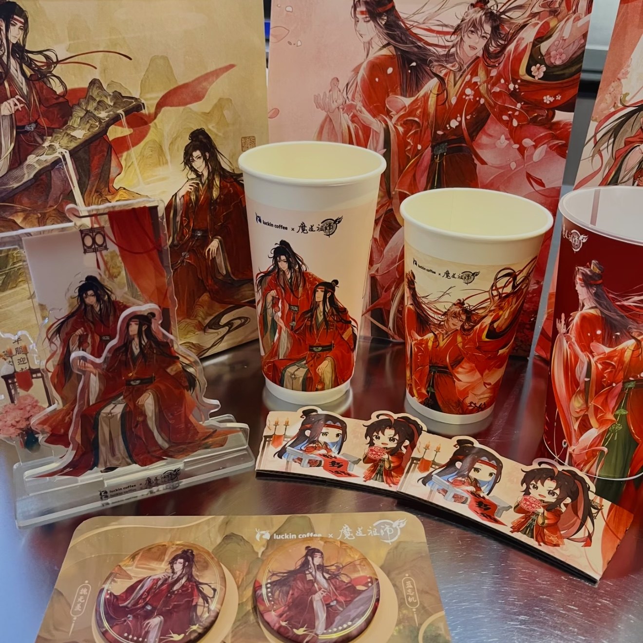 【正品代购】瑞幸联名魔道祖师 周边纸杯纸袋贴纸透卡徽章立牌,模玩/动漫/周边/娃圈三坑/桌游,动漫徽章/立牌,淘宝优惠券,粉丝福利购,淘宝优惠卷