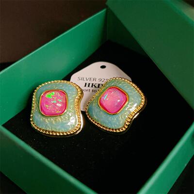 芭比粉撞绿色中古风vintag几何形