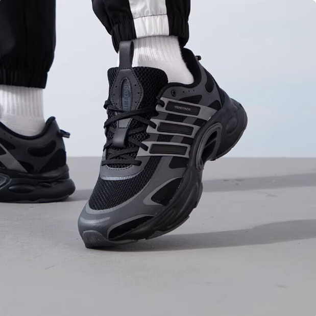 阿迪达斯男鞋透气缓震跑步鞋