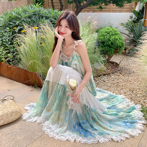 法式复古油画印花吊带连衣裙女2025夏季新款度假风绝美超好看长裙图片