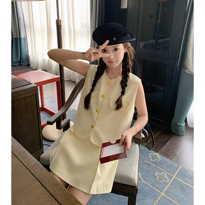 盐甜系穿搭小香风套装裙女夏季新款无袖上衣显瘦设计感短裙两件套图片
