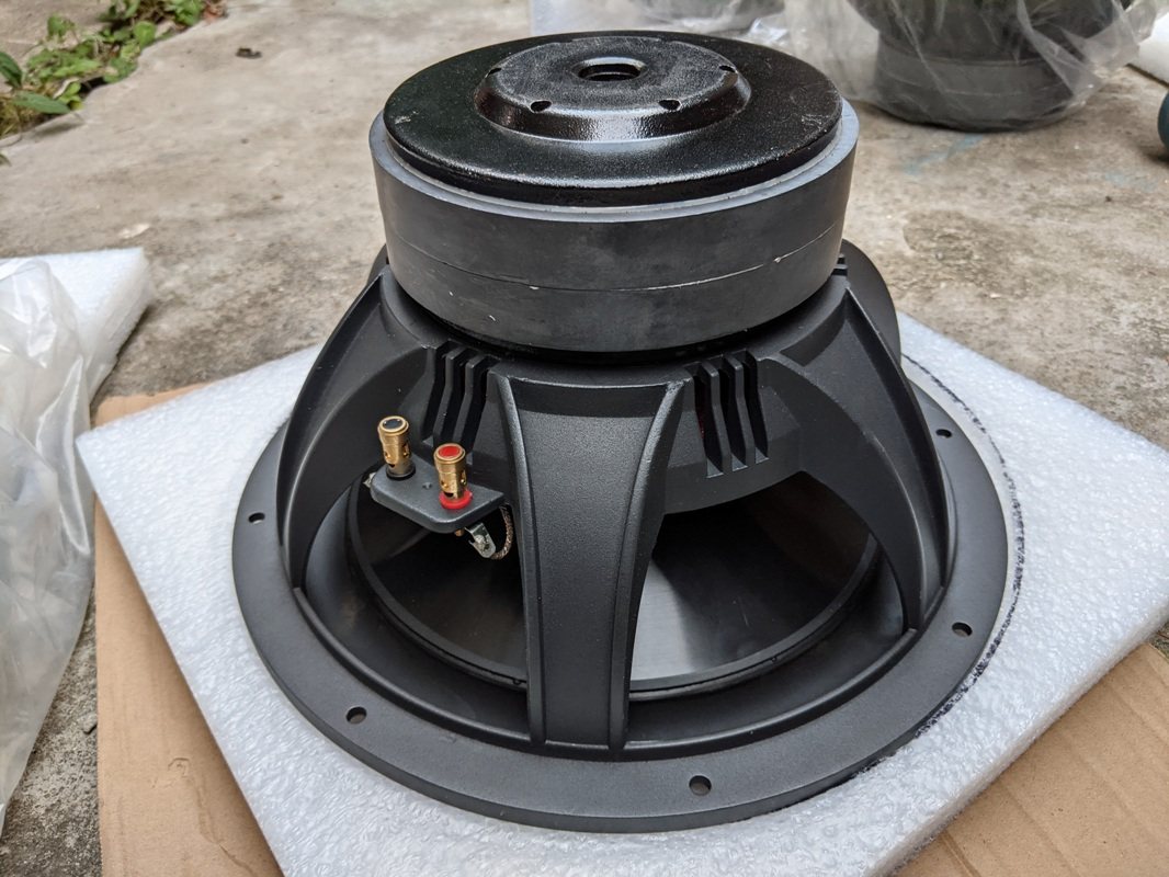 12寸哈曼游艇汽车重低音低音炮2欧800W音响JBL音箱DIY