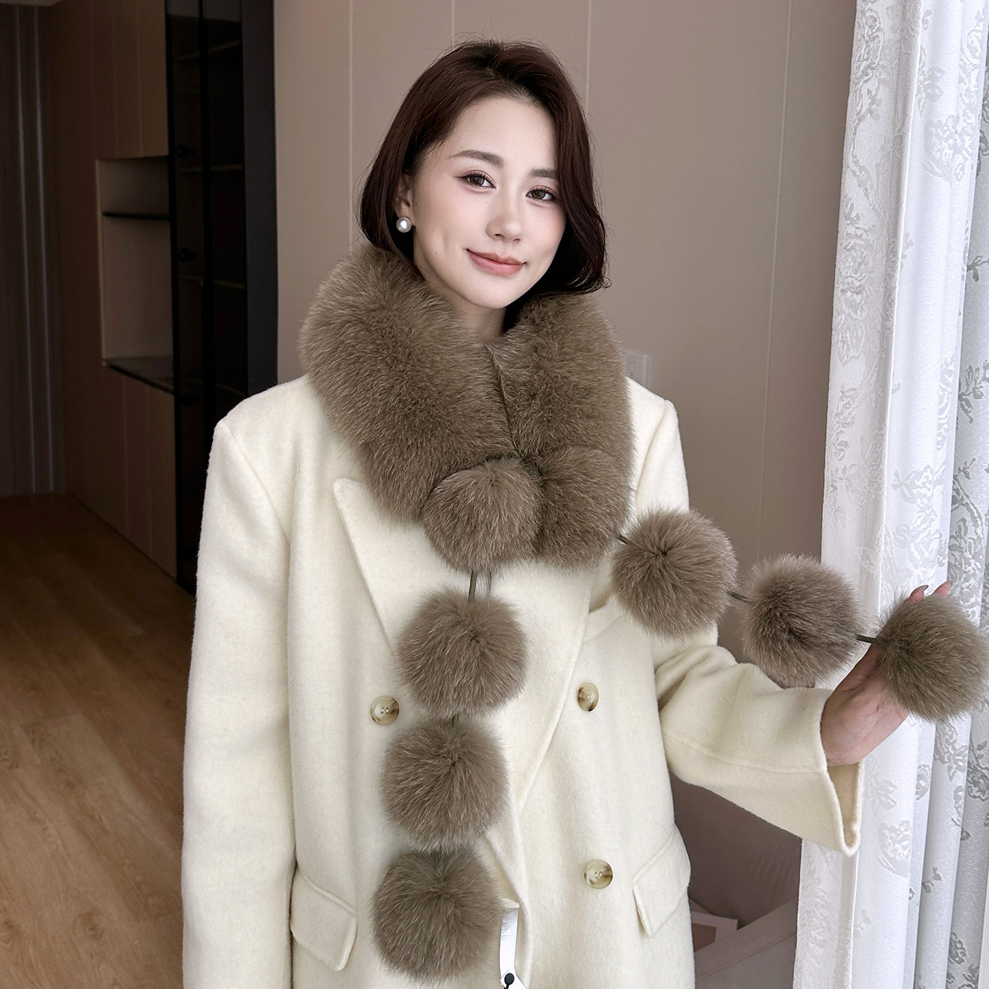 走秀款灵动球球狐狸毛围巾女冬季保暖高级感气质皮草毛毛围脖毛领