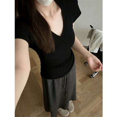 纯棉V领短袖t恤女修身短款上衣服