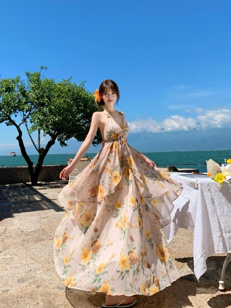 海边度假风吊带v领连衣裙女夏露背印花挂脖长裙到脚踝仙气森系
