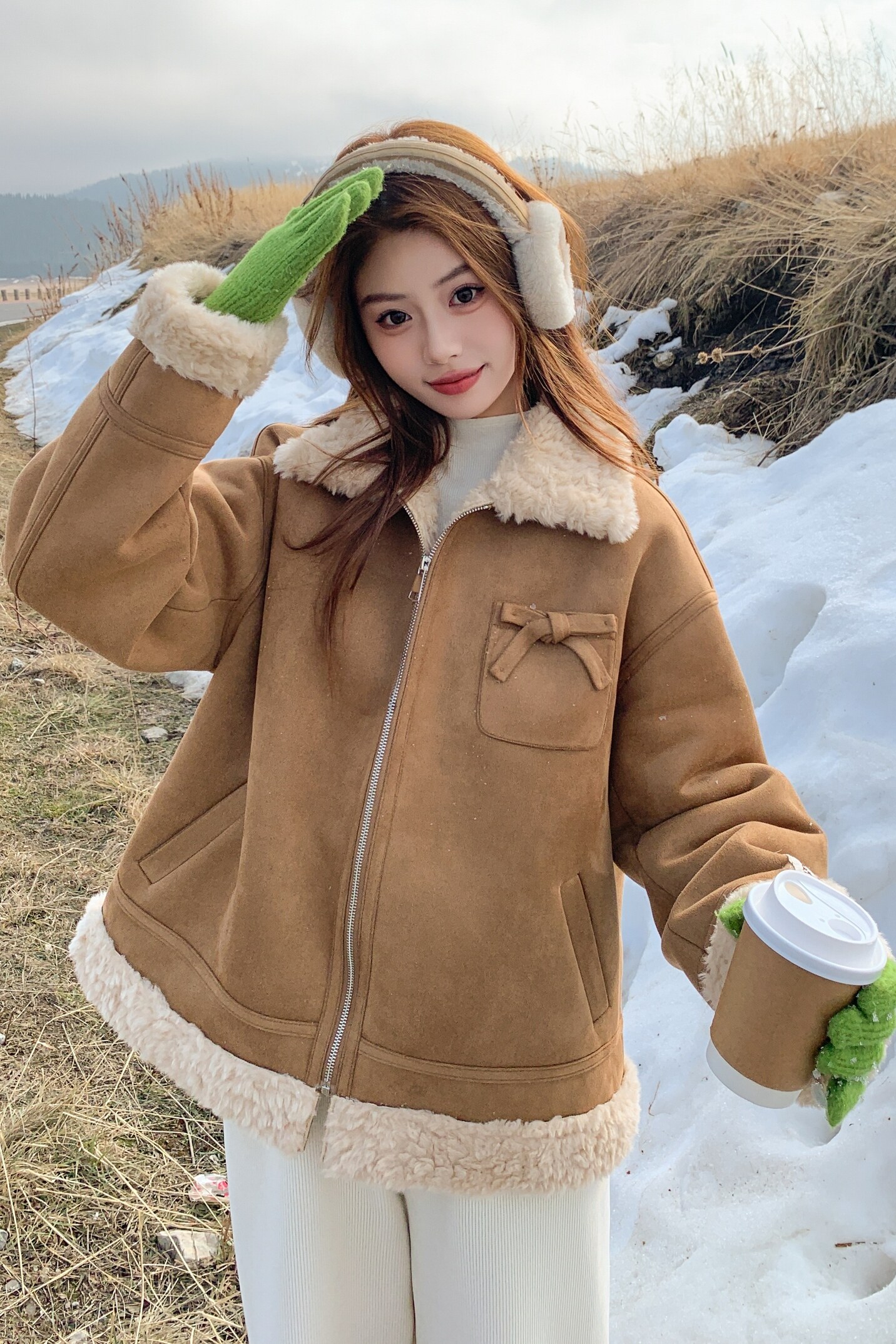 2570kp195k288麂皮绒外套女皮毛一体宽松加厚保暖2025冬季新款,女装短外套,丽人依阁