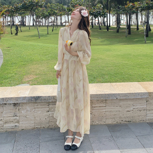 法式超仙浅黄色碎花连衣裙女夏2025新款独特漂亮绝美温柔气质长裙图片