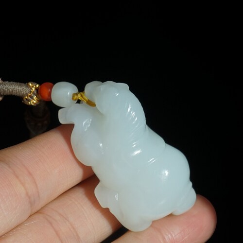 俄料和田玉白玉唐马吊坠 立体圆雕卧马挂件 马到成功生肖马