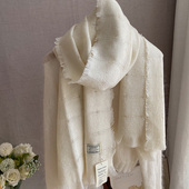 女针织厚围巾白色 镂空毛边时尚 气质秋冬季 大气温暖休闲毛线披肩