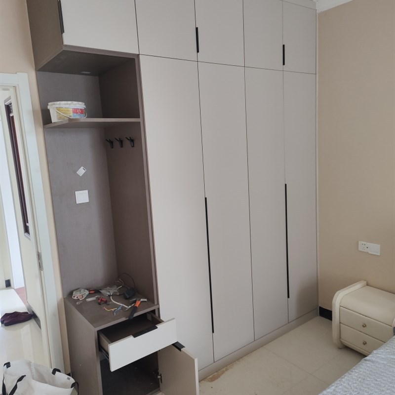 全屋定制纯实木衣柜板式颗粒板万华禾香板鲁丽欧松板定制橱柜酒柜