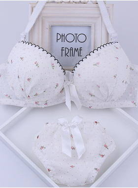 学生高中少女生小胸聚拢收副乳防下垂定型上托韩版内衣内裤女套装