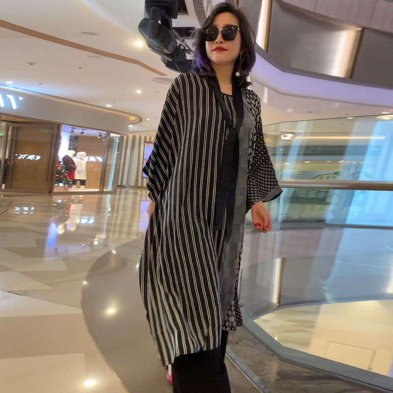 十地2022新款春夏女装真丝蝙蝠袖连衣裙宽松大码高端女神范裙子