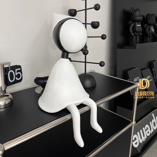 纪念碑谷抽象人物艾达公主坐姿雕塑轻奢摆件玄关书房客厅软装饰品