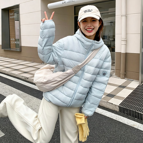 90白鸭绒轻薄羽绒服女