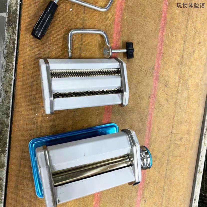 货源分体式二刀家用压面机手动面条机饺子皮机黑色手柄