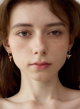 G/S苏美之吻 爱心魔法棒趣味不对称可爱耳环耳圈2025新款甜美耳饰