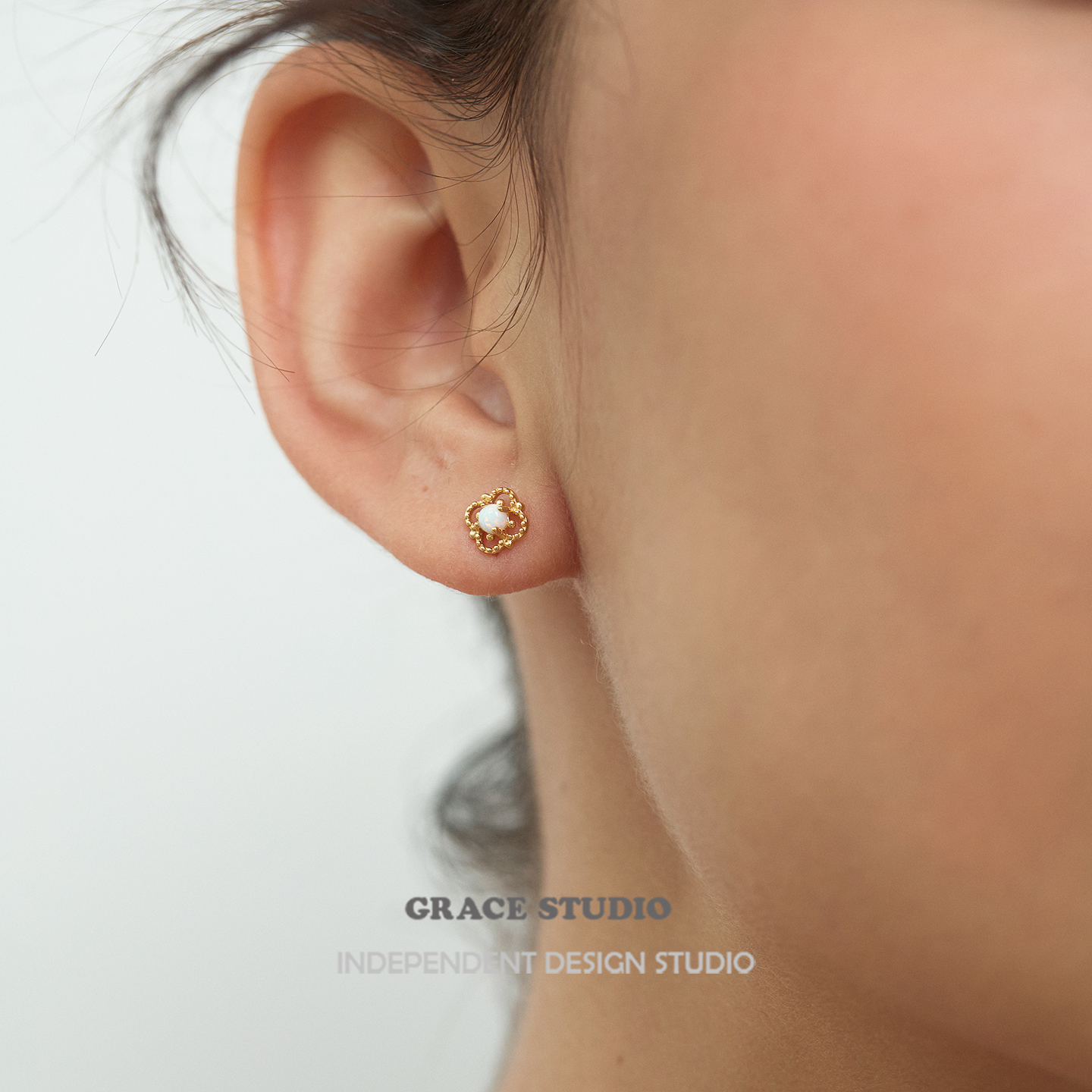 日系复古镂空菱形花朵欧泊石耳钉