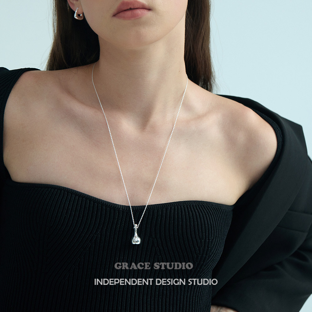 G/S周末美学 精致水瓶吊坠毛衣链女日韩小众设计清冷酒壶长款项链,饰品/流行首饰/时尚饰品新,项链,淘宝优惠券,粉丝福利购,淘宝优惠卷