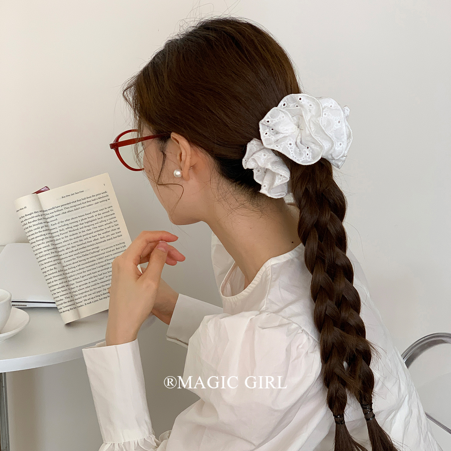 魔丽少女韩系蕾丝布艺气质香蕉夹