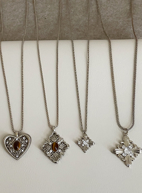 复古高级感咖金色几何鸢尾花爱心吊坠项链女个性时尚颈链毛衣链