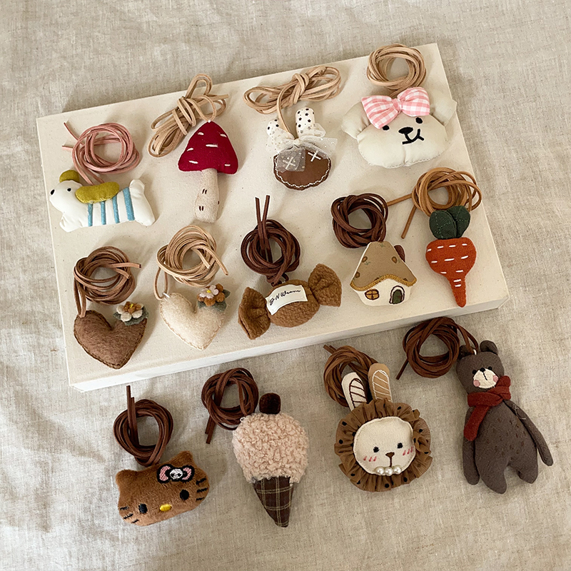 卡通萌趣毛绒布艺小动物挂脖项链女小众文艺复古凹造型毛衣链挂件