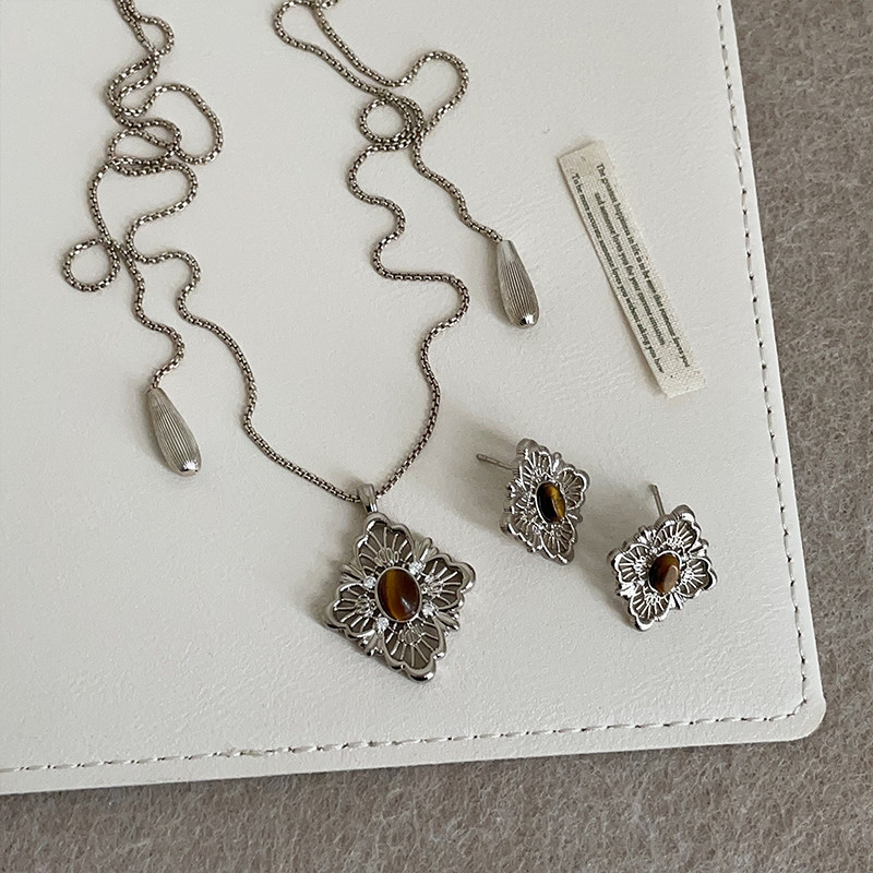 蕾丝缕空菱形虎眼石抽拉长款项链耳钉女复古高级时尚颈链毛衣链